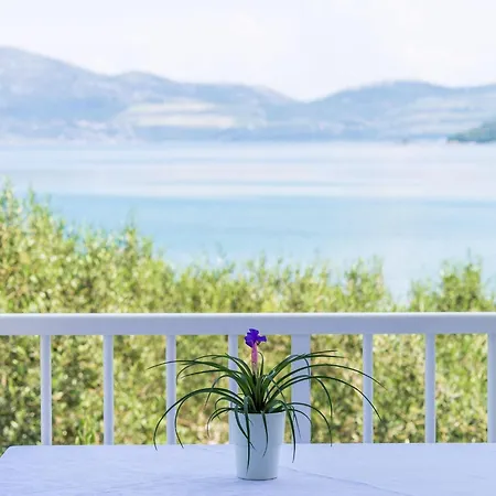Glavor - One Bedroom With Balconies And Sea View