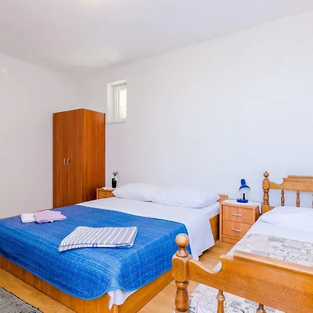 Apartman With Balcony And Sea View Drace