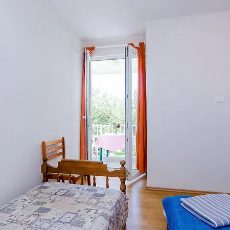 With Balcony And Sea View Apartman