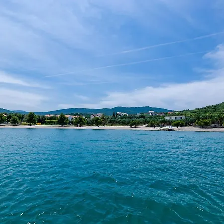 With Balcony And Sea View Apartman Drace