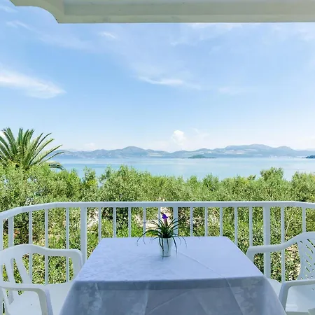 With Balcony And Sea View Apartman