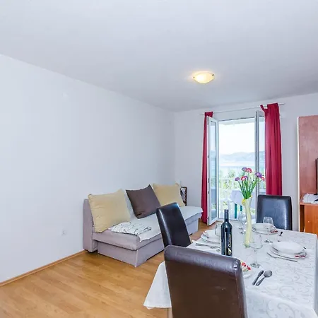 Apartman With Balcony And Sea View Drace